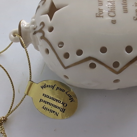 Danbury Mint Co "Mary & Joseph" Nativity Illuminated Ornament - Picture 4 of 4